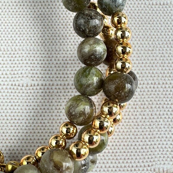 Natural Green Tourmaline & Gold Tone Bead Memory Wire Bracelet Adjustable Style - Picture 2 of 10